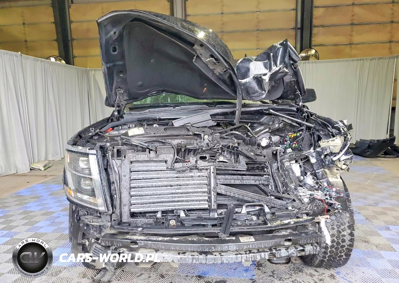2019 Chevrolet Suburban C1500 Lt VIN:1GNSCHKC0KR130159 - 5