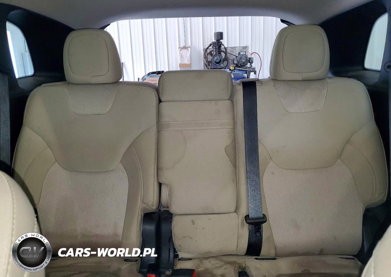 2015 Jeep Cherokee Sport VIN:1C4PJMAB0FW545429 - 10