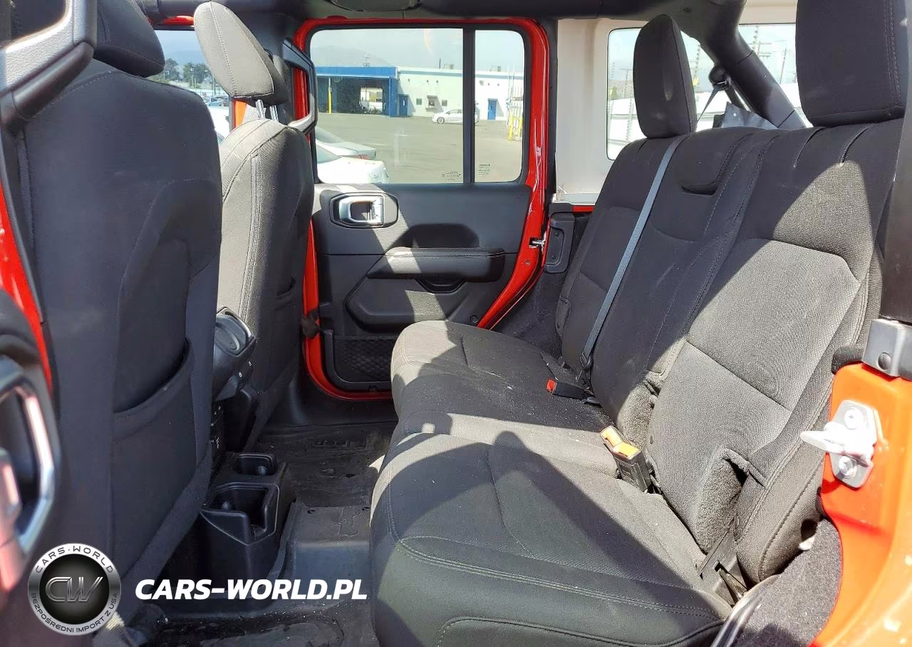 2018 Jeep Wrangler Unlimited Sahara VIN:1C4HJXEG0JW247371 - 11