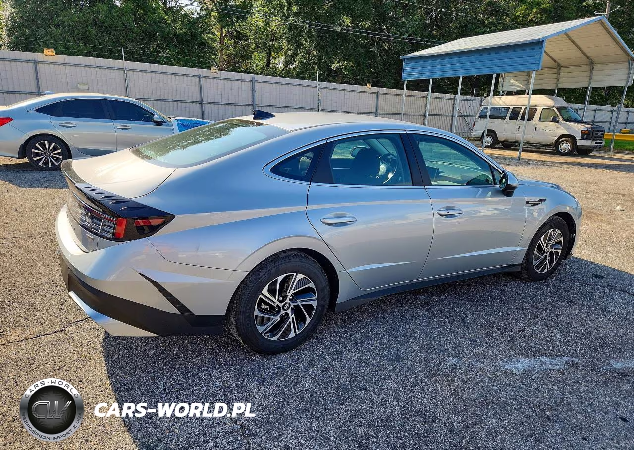 2026 Hyundai Sonata Hybrid Blue VIN:KMHL24JJ6TA158021 - 3