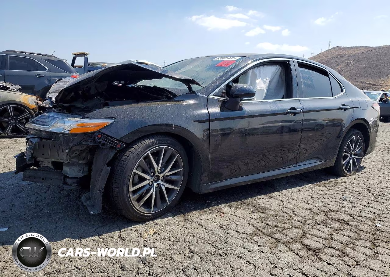 2023 Toyota Camry – zdjęcie 1 z 12