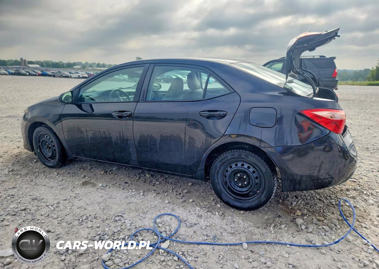 2018 Toyota Corolla Le VIN:2T1BURHE9JC070475 - 2
