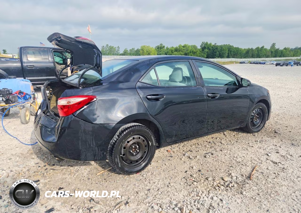 2018 Toyota Corolla Le VIN:2T1BURHE9JC070475 - 3
