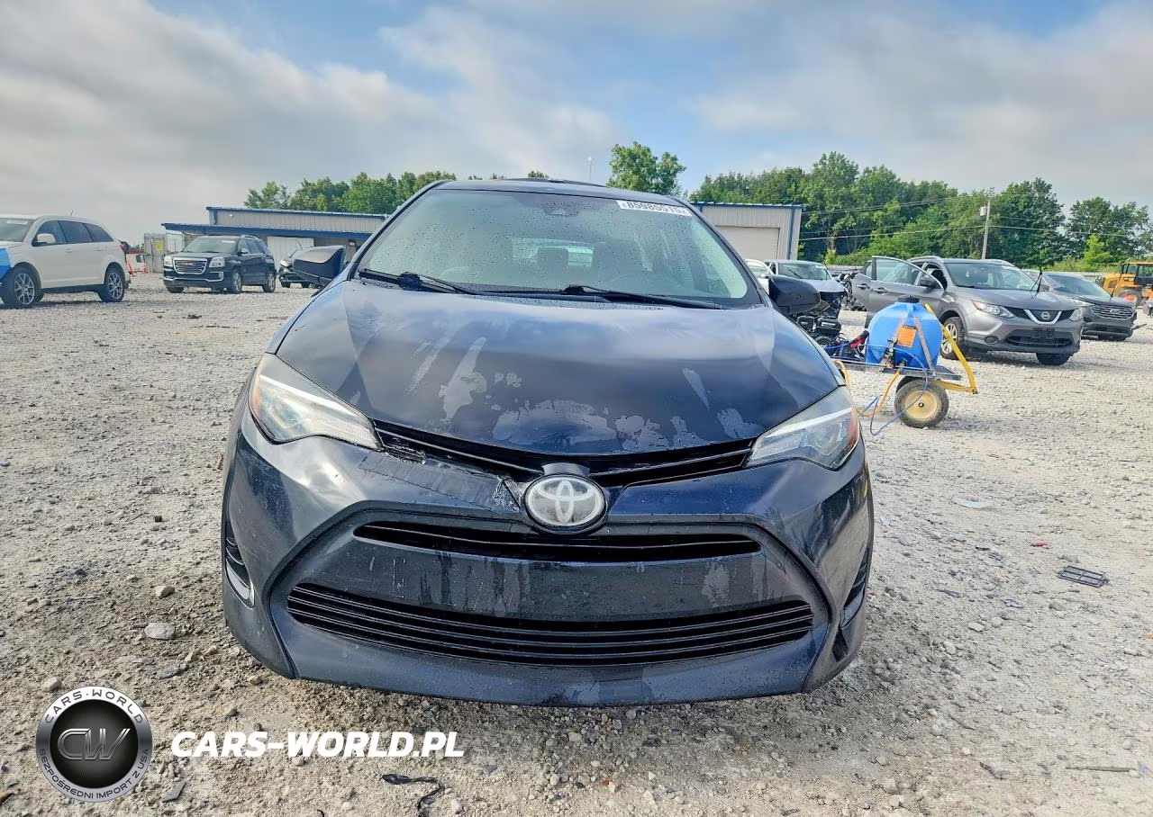 2018 Toyota Corolla Le VIN:2T1BURHE9JC070475 - 5