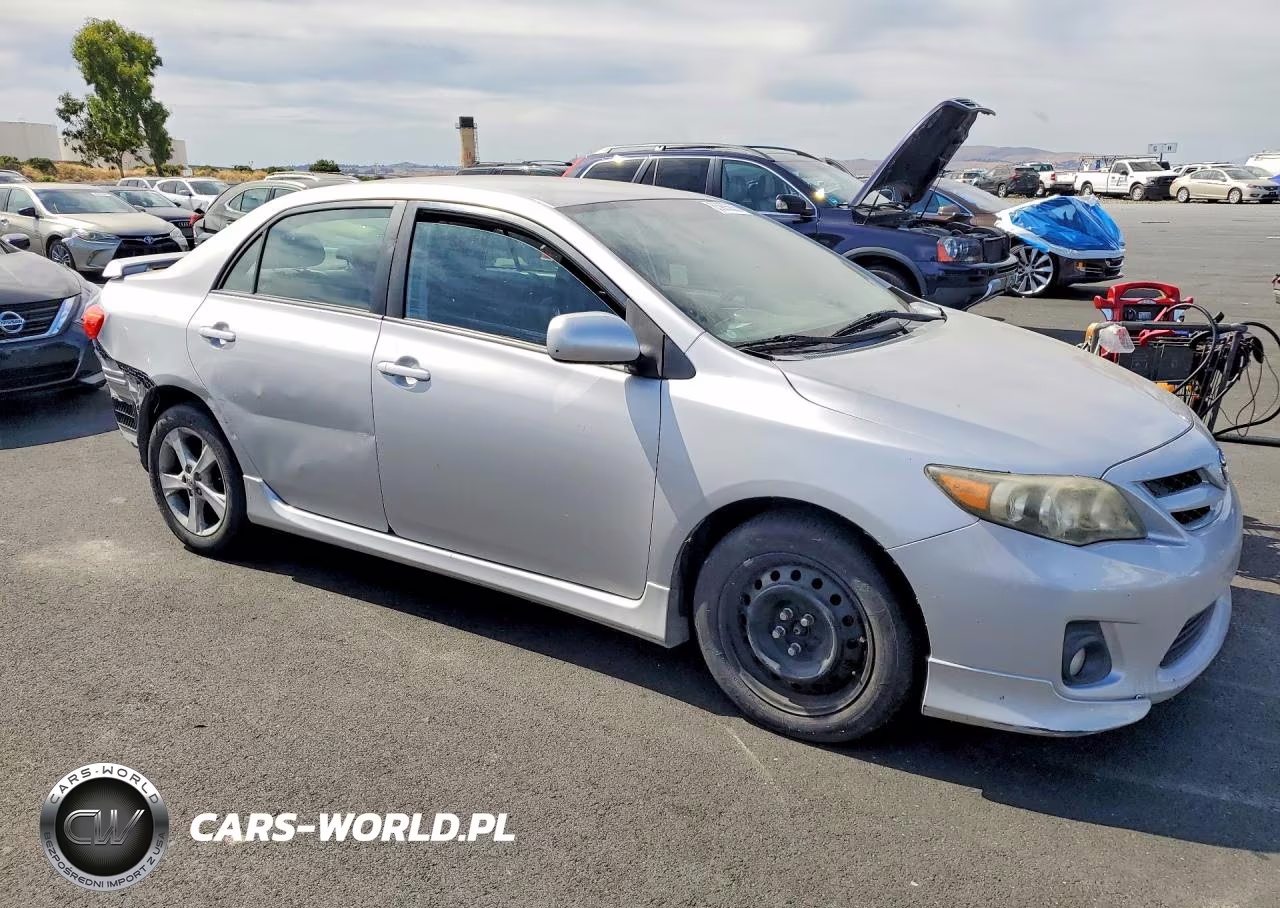 2013 Toyota Corolla S VIN:2T1BU4EE2DC921883 - 4