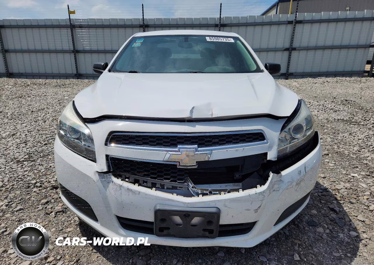 2013 Chevrolet Malibu Ls VIN:1G11B5SA4DF352396 - 5