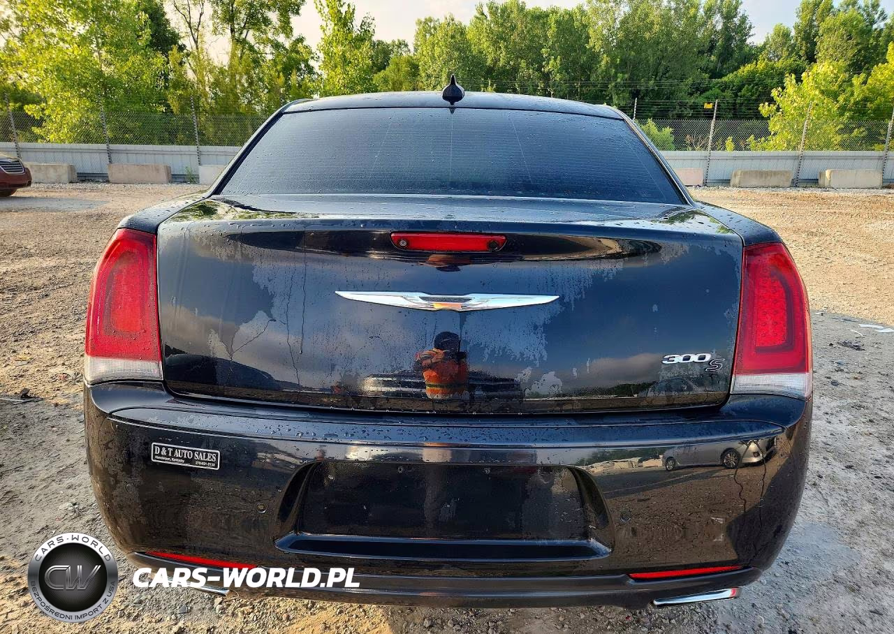 2015 Chrysler 300 S VIN:2C3CCABG4FH797933 - 6