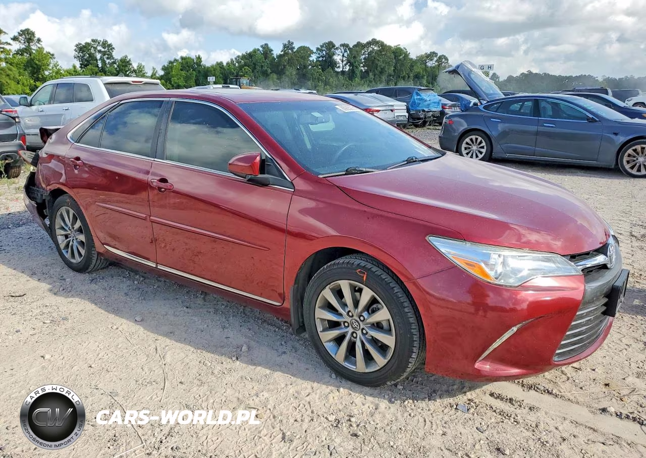 2017 Toyota Camry Xle VIN:4T1BF1FK0HU672470 - 4