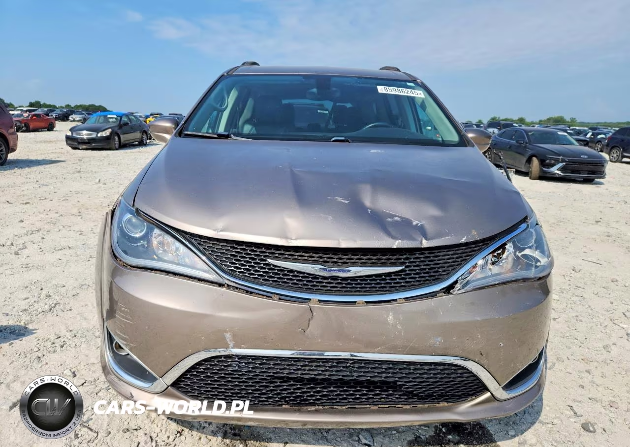 2017 Chrysler Pacifica Touring L VIN:2C4RC1BG6HR535088 - 5
