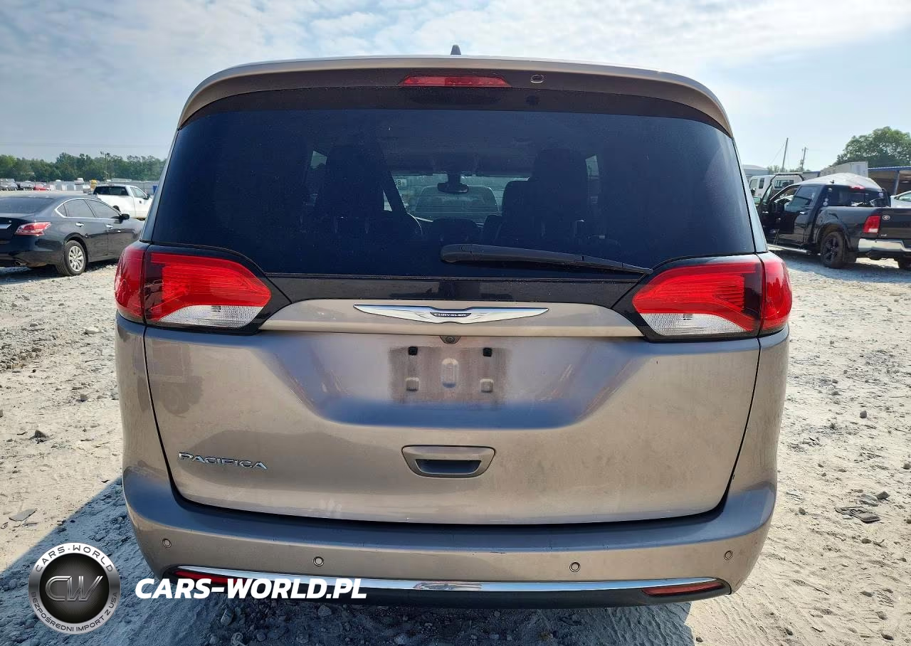 2017 Chrysler Pacifica Touring L VIN:2C4RC1BG6HR535088 - 6