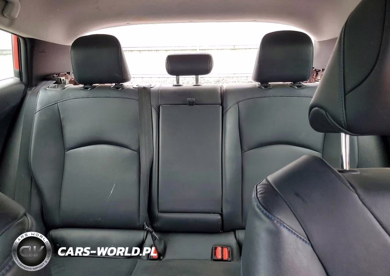 2020 Toyota Prius Limited VIN:JTDKARFU4L3117054 - 10