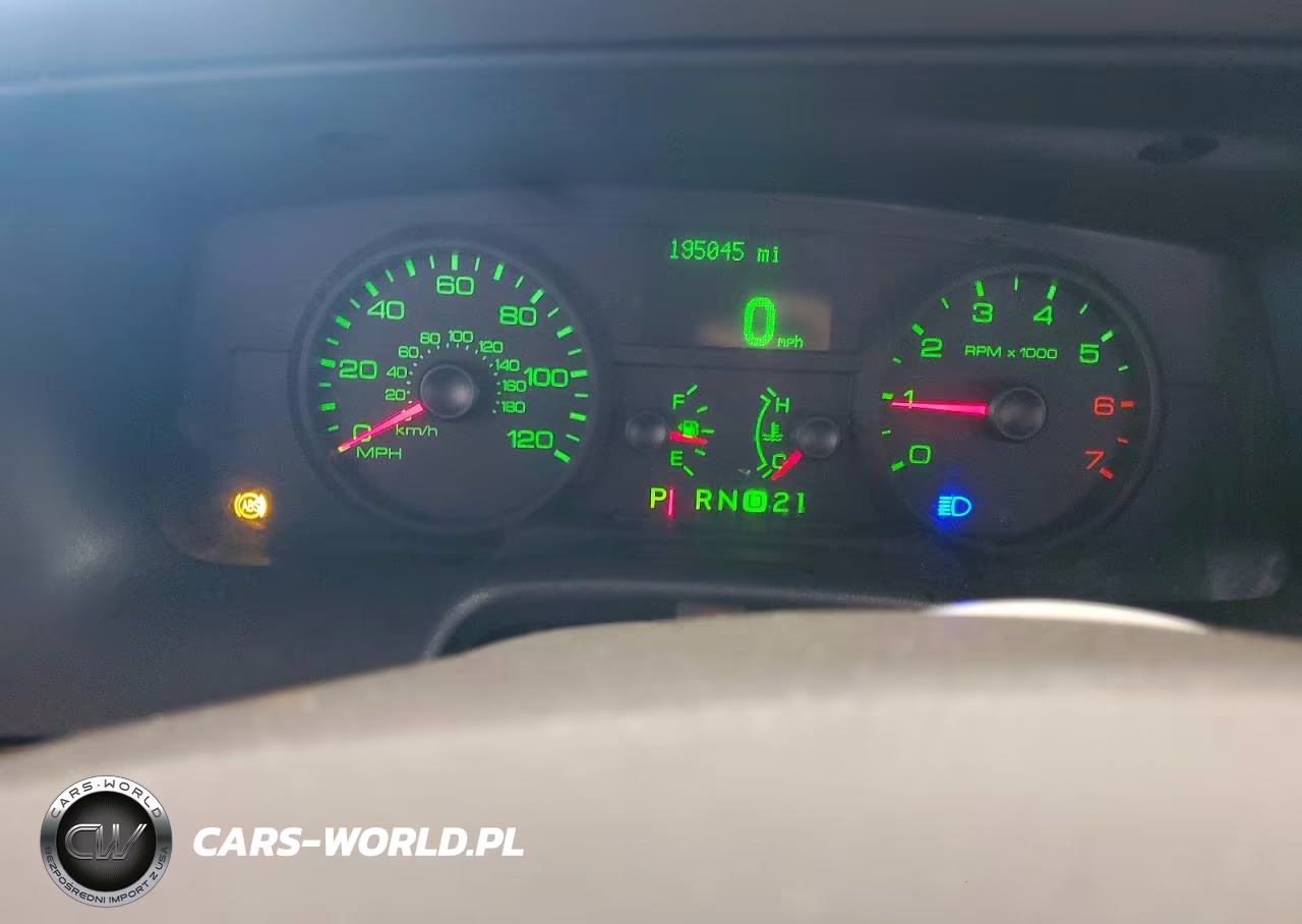 2007 Ford Crown Victoria Lx VIN:2FAFP74V57X108863 - 9