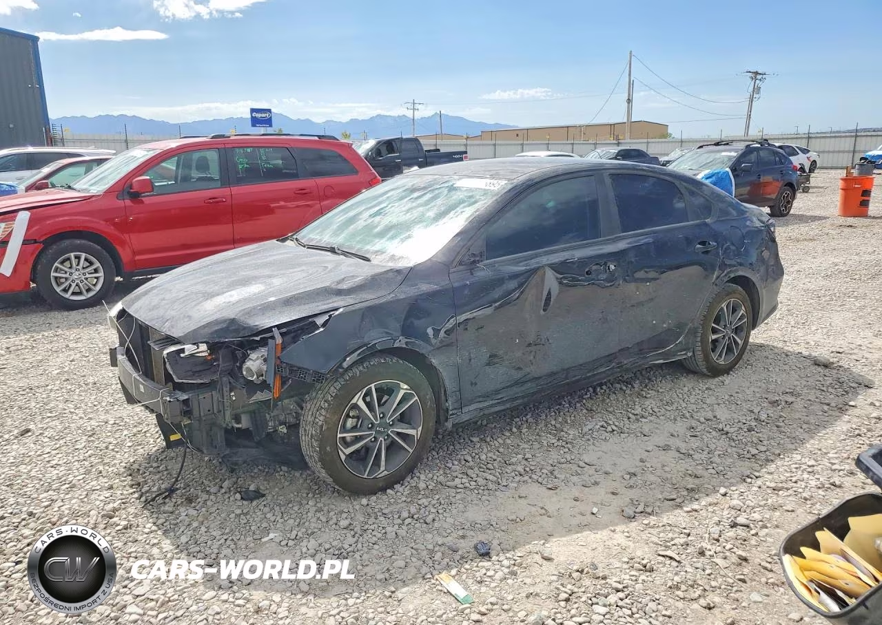 2024 Kia Forte Lxs – zdjęcie 1 z 12