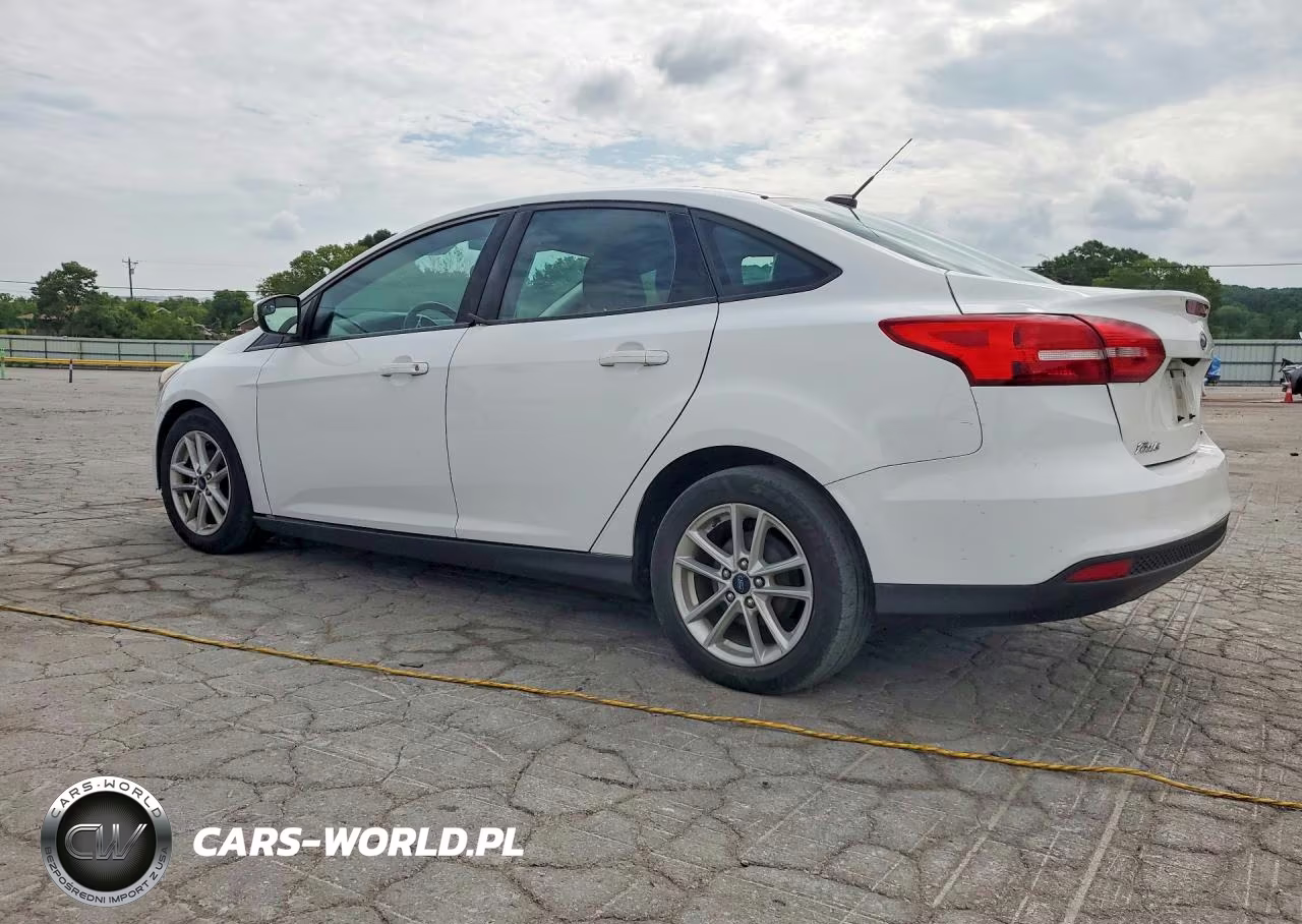 2017 Ford Focus Se VIN:1FADP3F27HL275615 - 2