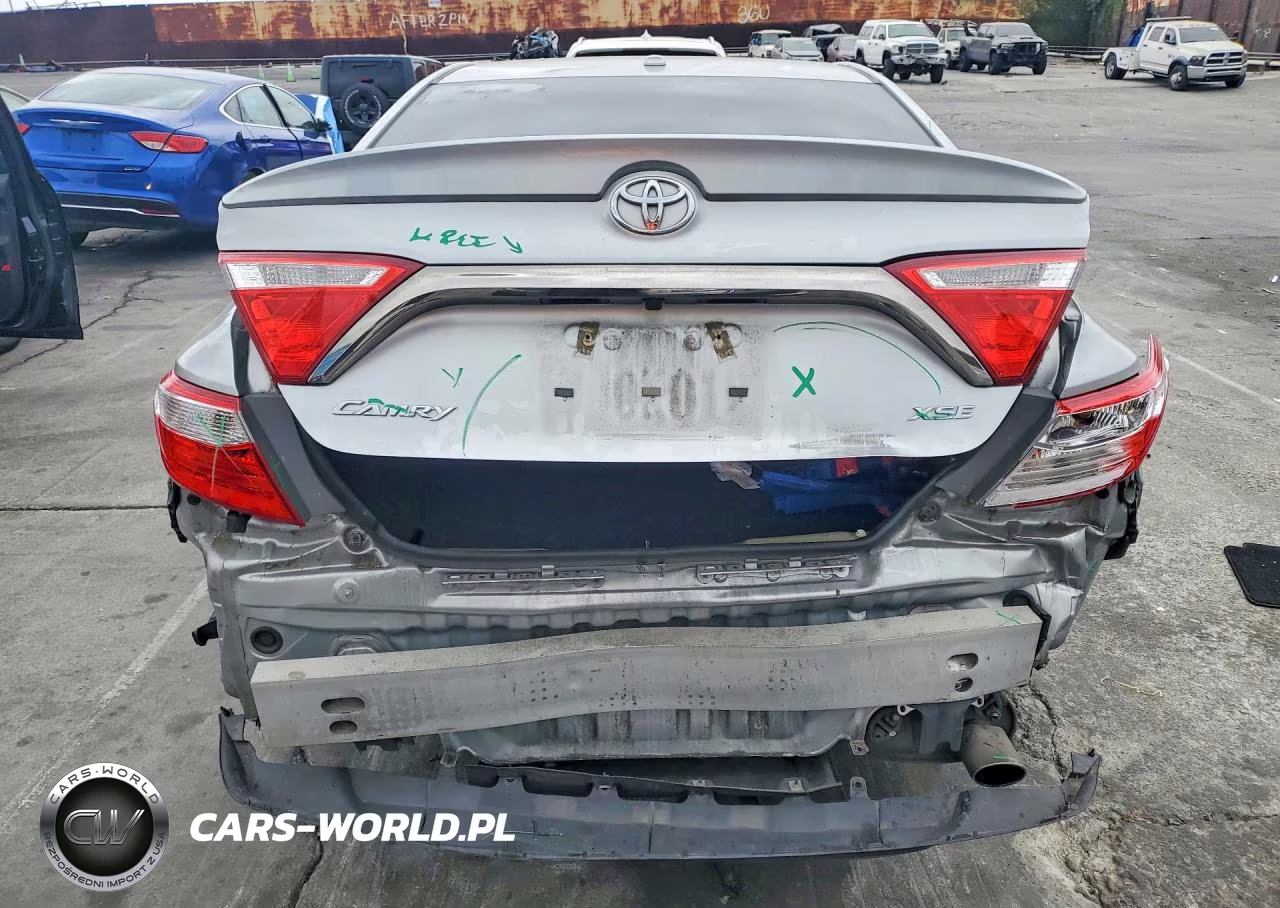 2015 Toyota Camry Xse VIN:4T1BF1FK9FU885270 - 6