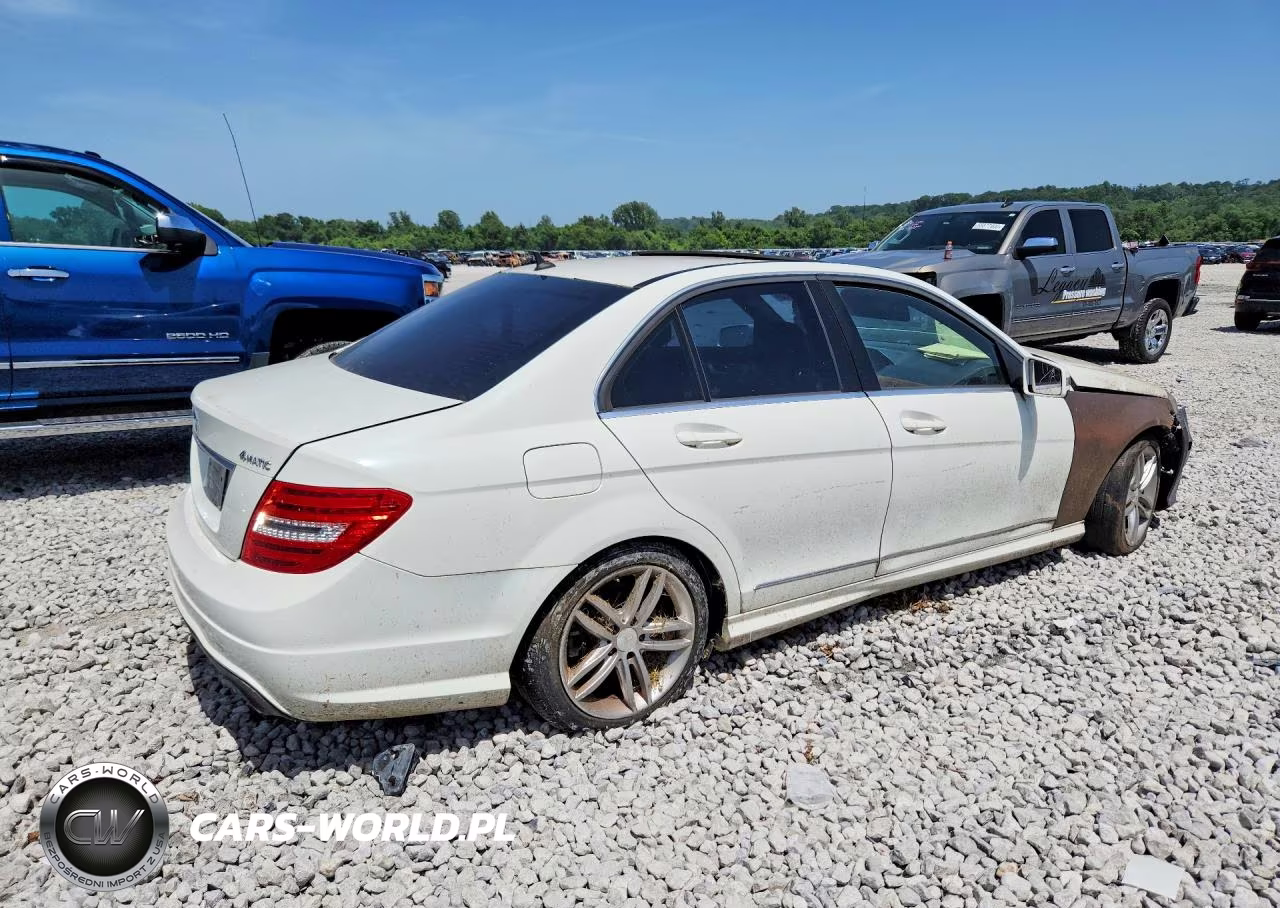 2012 Mercedes-Benz C 300 4Matic VIN:WDDGF8BB2CR239520 - 3