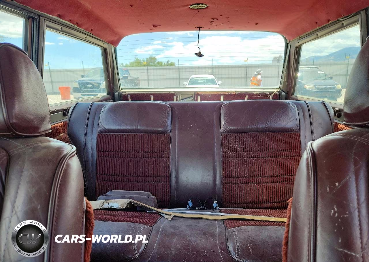 1987 Jeep Grand Wagoneer VIN:1JCNJ15UXHT006109 - 10
