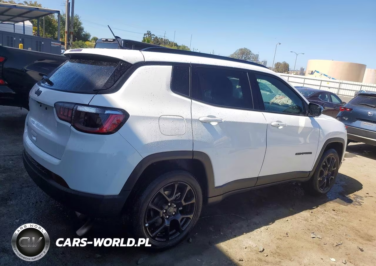 2025 Jeep Compass Latitude VIN:3C4NJDBN0ST623854 - 3