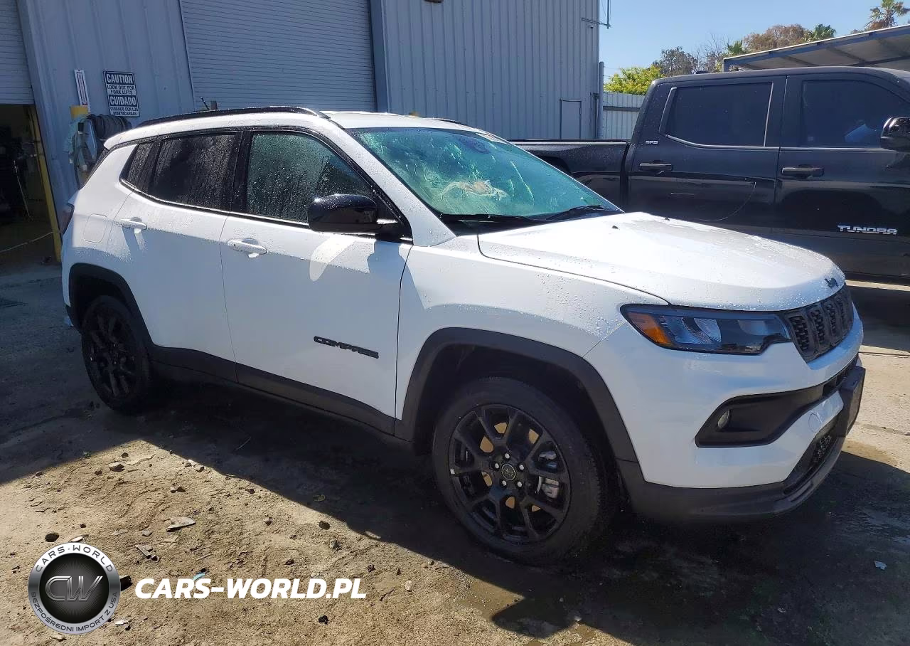 2025 Jeep Compass Latitude VIN:3C4NJDBN0ST623854 - 4
