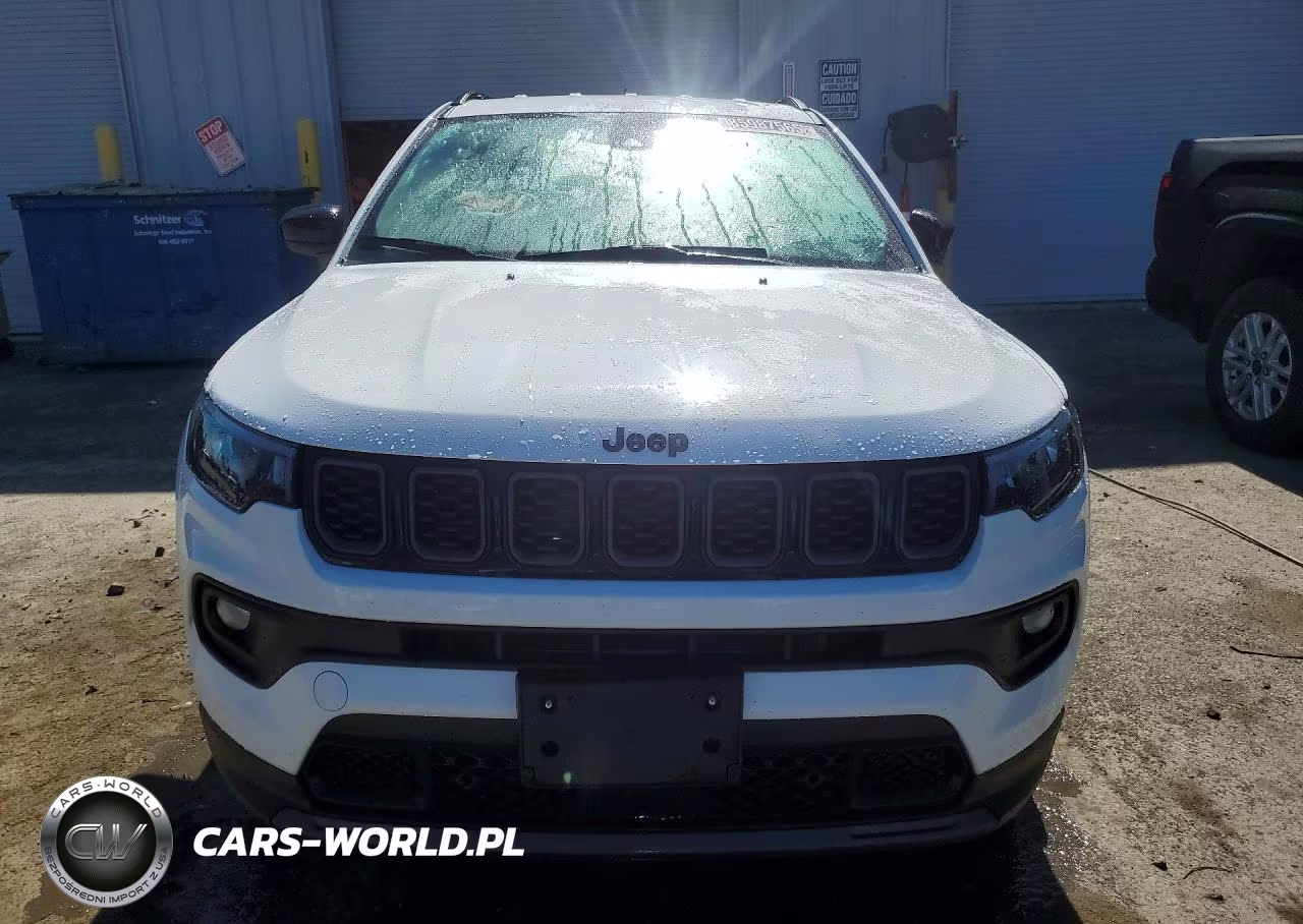 2025 Jeep Compass Latitude VIN:3C4NJDBN0ST623854 - 5