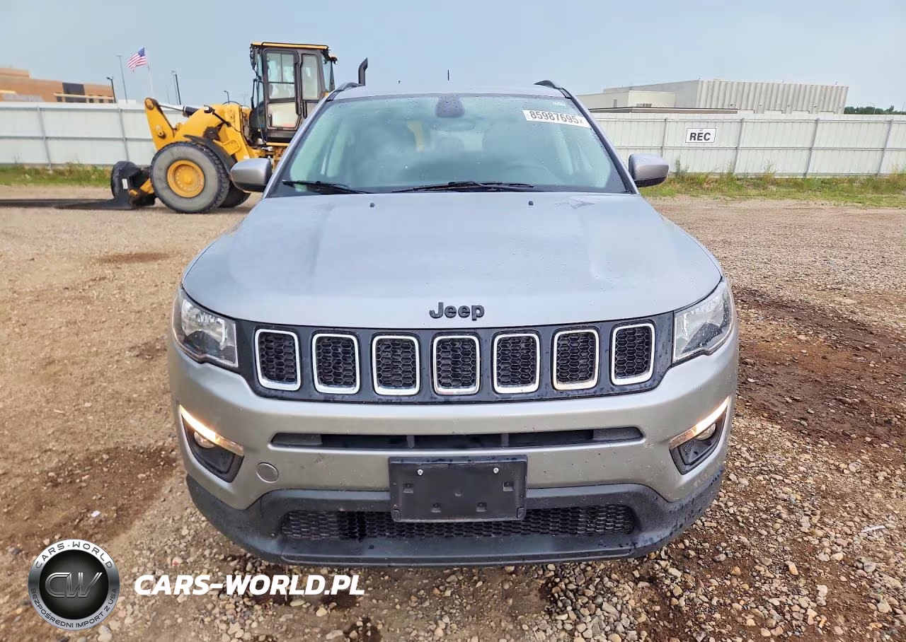2018 Jeep Compass Latitude VIN:3C4NJDBB3JT104138 - 5