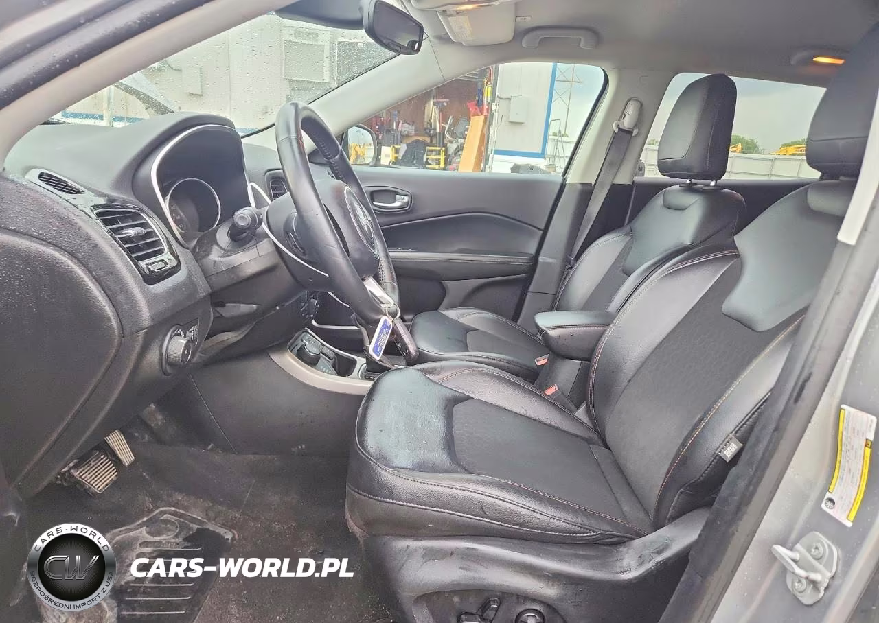 2018 Jeep Compass Latitude VIN:3C4NJDBB3JT104138 - 7