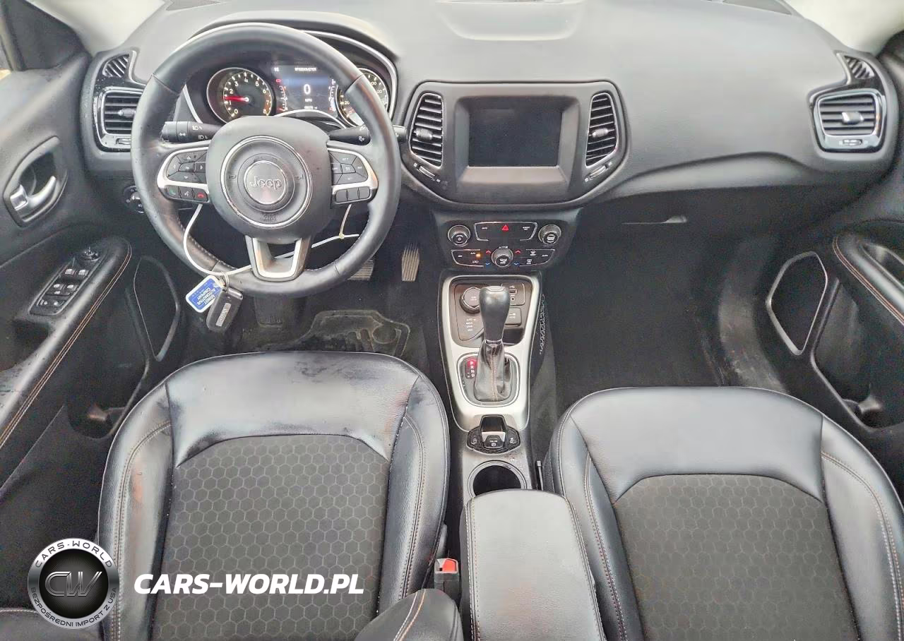 2018 Jeep Compass Latitude VIN:3C4NJDBB3JT104138 - 8