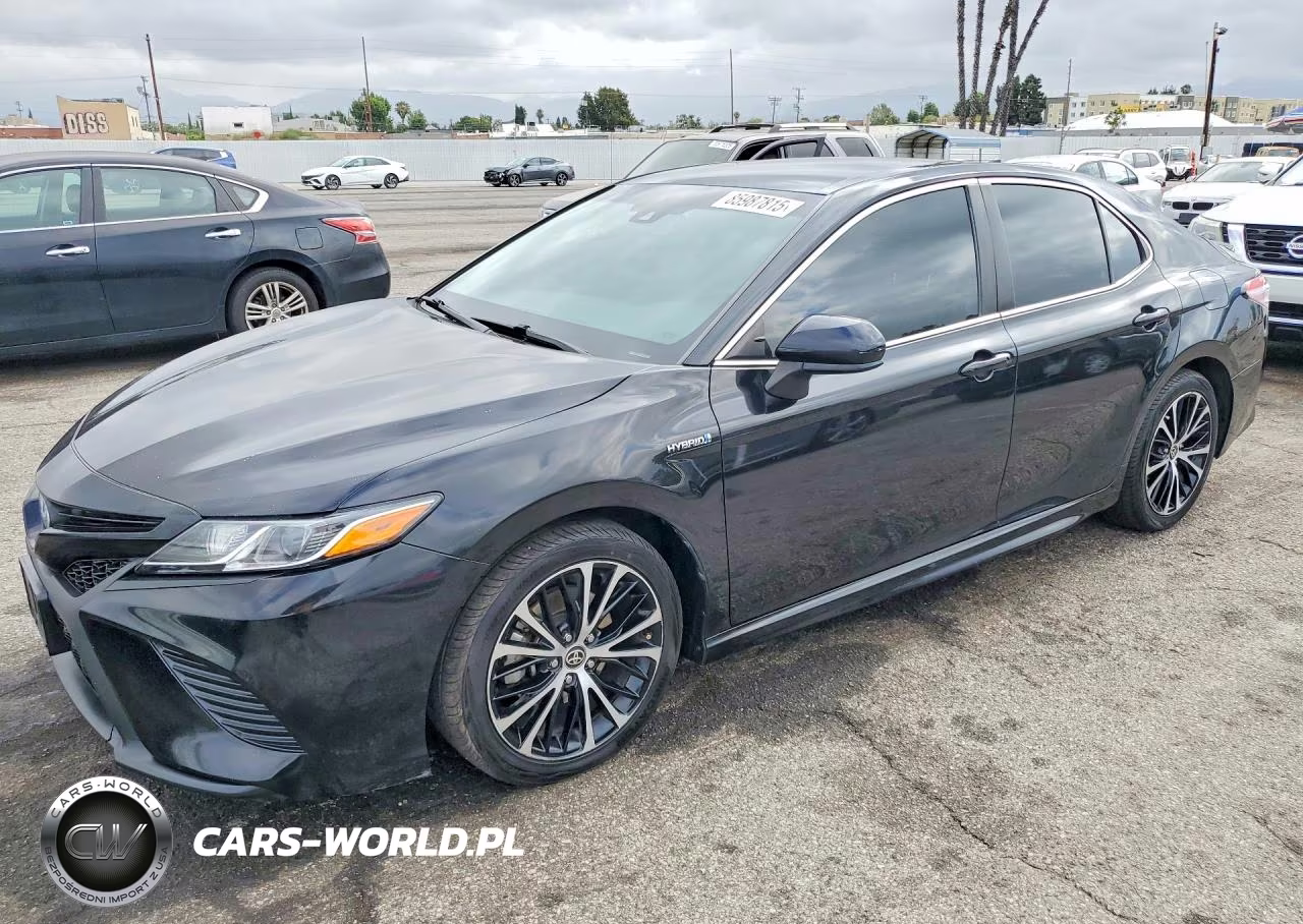 2020 Toyota Camry Se