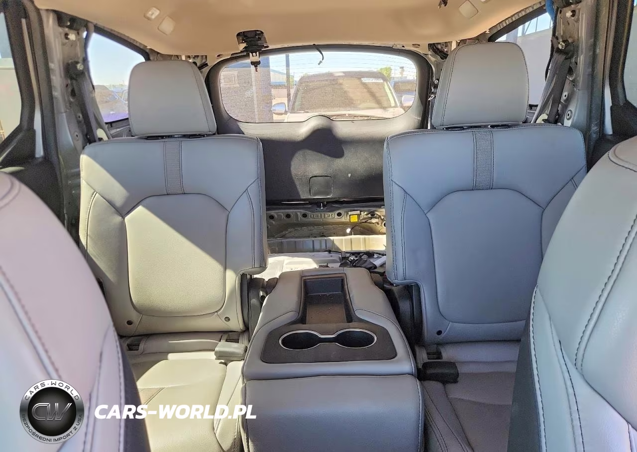 2025 Honda Pilot Touring VIN:5FNYG1H73SB065208 - 10