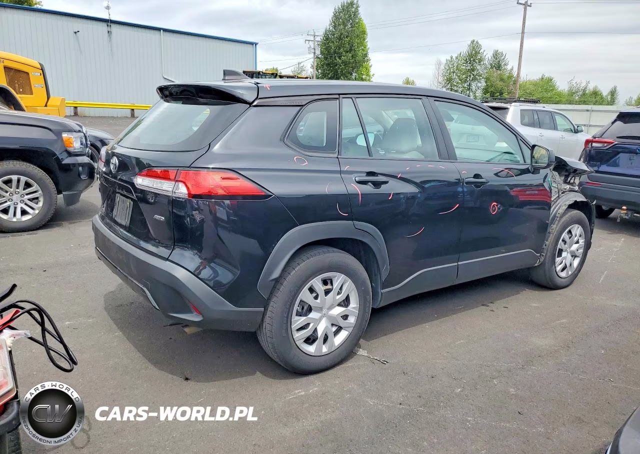 2022 Toyota Corolla Cross L VIN:7MUAAABG5NV018893 - 3