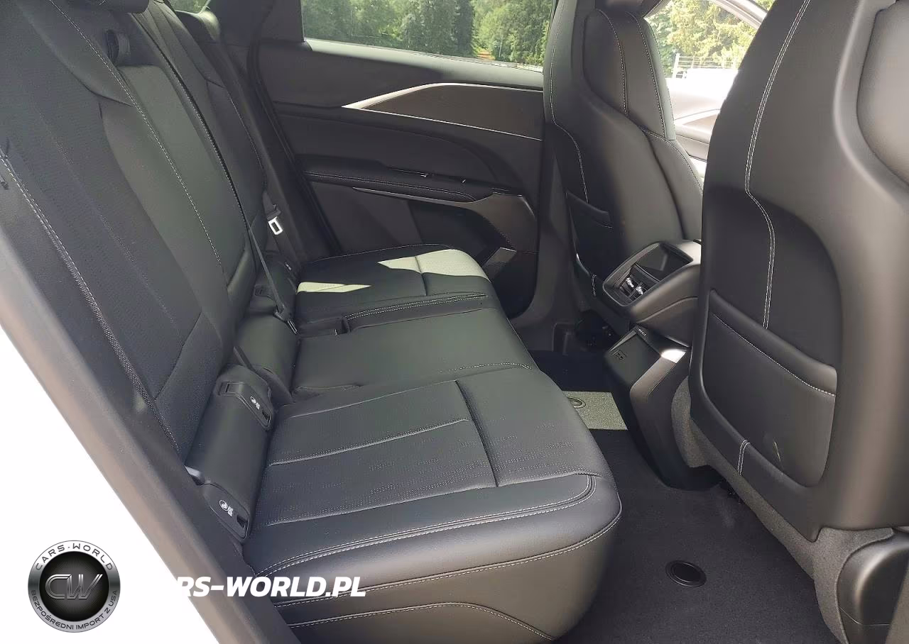 2026 Cadillac Lyriq Sport VIN:1GYKPURL4TZ309330 - 11