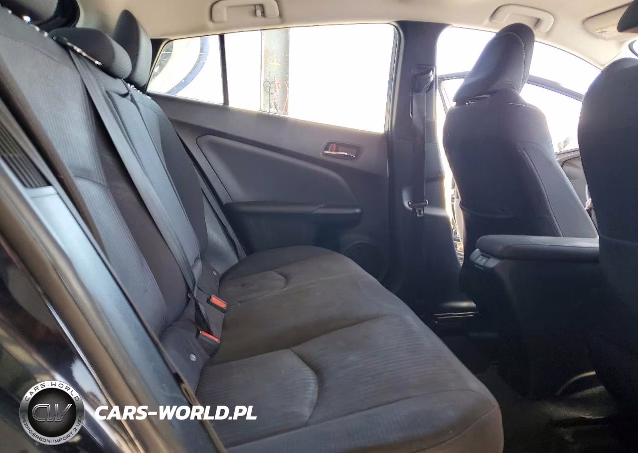 2021 Toyota Prius Prime Le VIN:JTDKAMFP4M3181819 - 10
