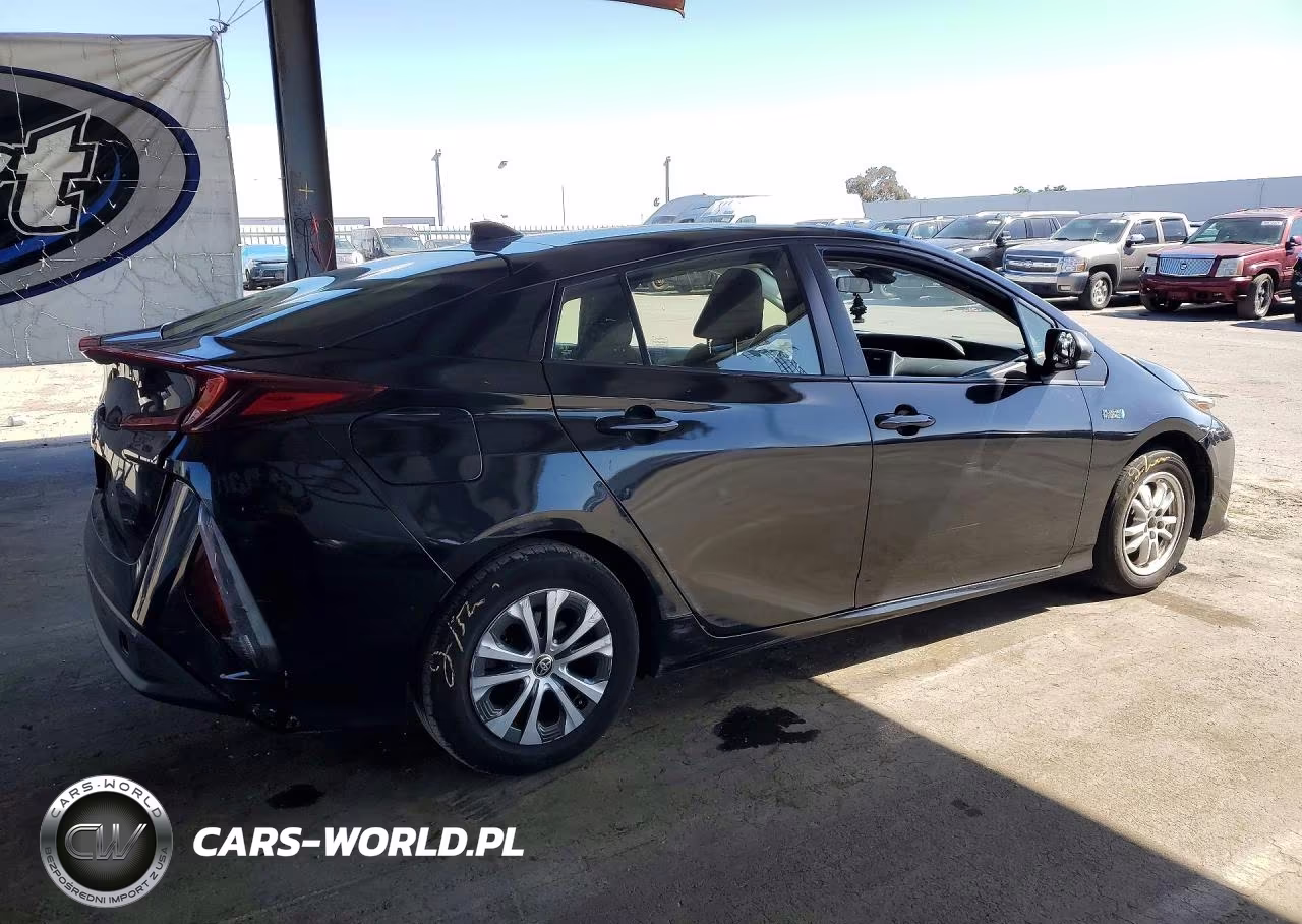 2021 Toyota Prius Prime Le VIN:JTDKAMFP4M3181819 - 3