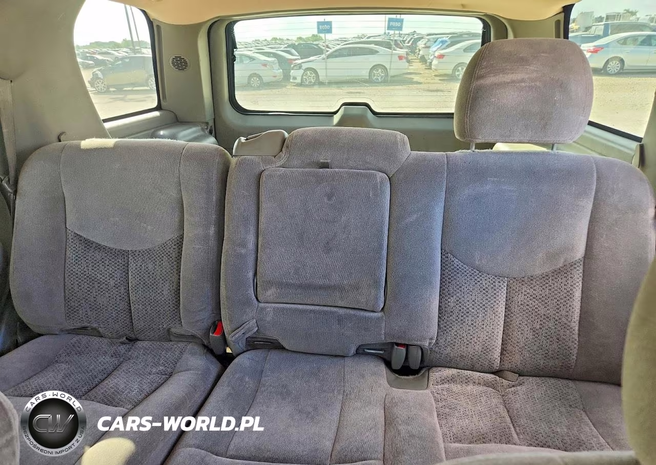 2005 Chevrolet Tahoe C1500 VIN:1GNEC13V75R133844 - 10