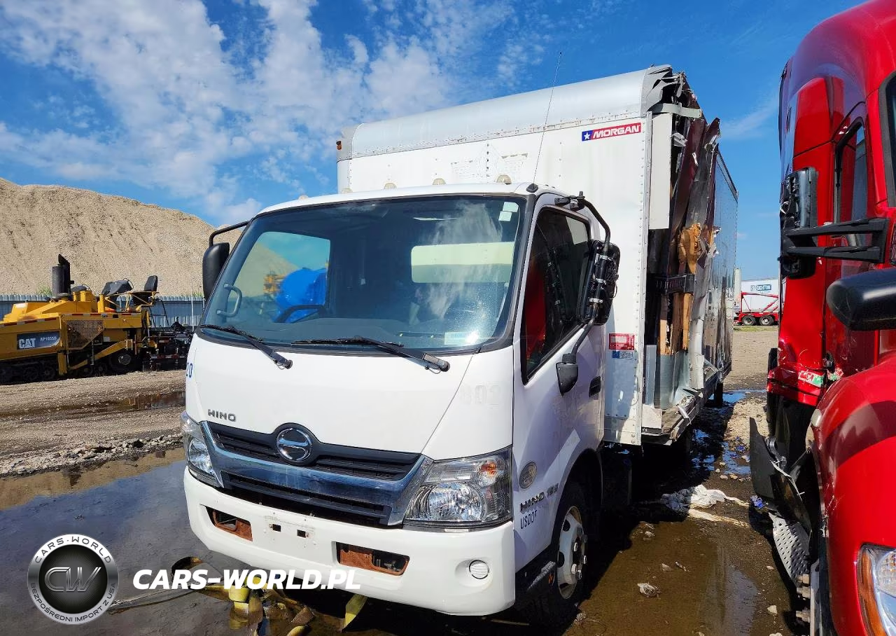 2019 Hino 155 Box Truck