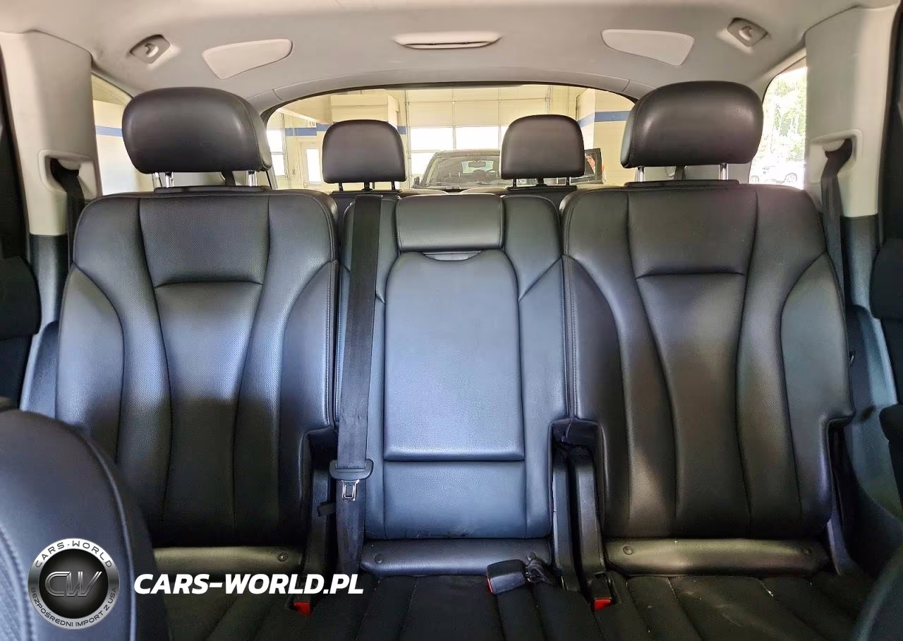 2018 Audi Q7 3.0T Premium VIN:WA1LAAF76JD038308 - 10