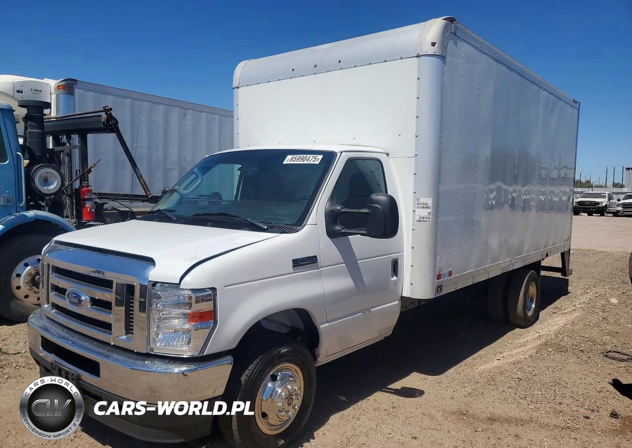 2022 Ford Econoline E450 Super Duty Cutaway Van