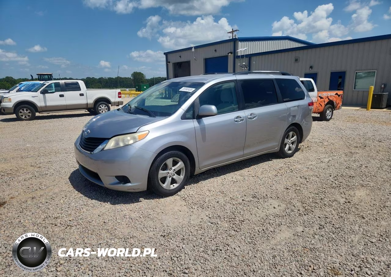 2011 Toyota Sienna Le