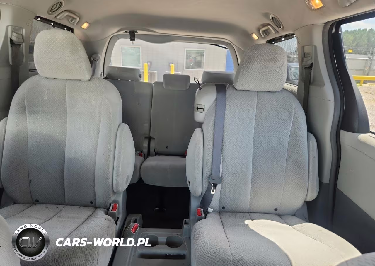 2011 Toyota Sienna Le VIN:5TDKK3DC1BS007418 - 10