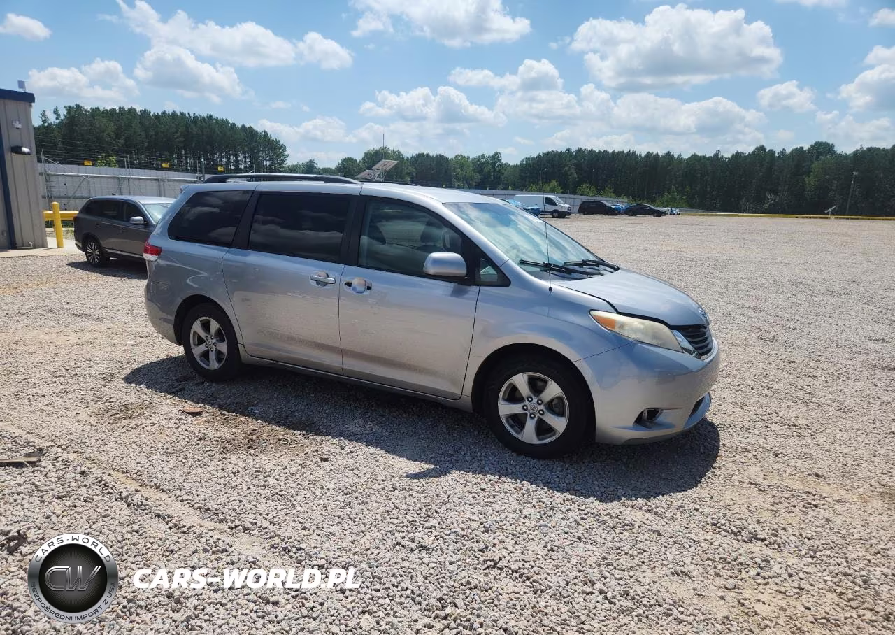 2011 Toyota Sienna Le VIN:5TDKK3DC1BS007418 - 4