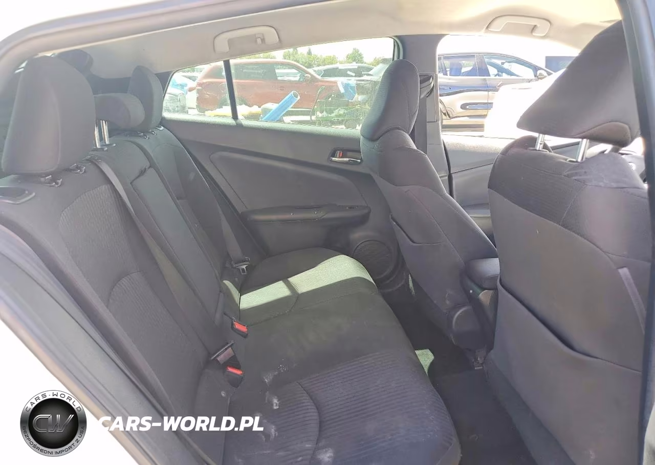 2017 Toyota Prius Four VIN:JTDKBRFUXH3049900 - 10