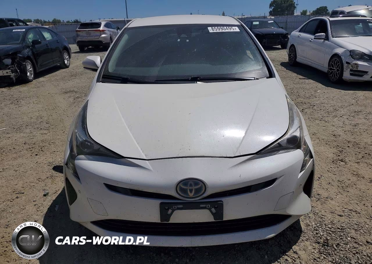2017 Toyota Prius Four VIN:JTDKBRFUXH3049900 - 5