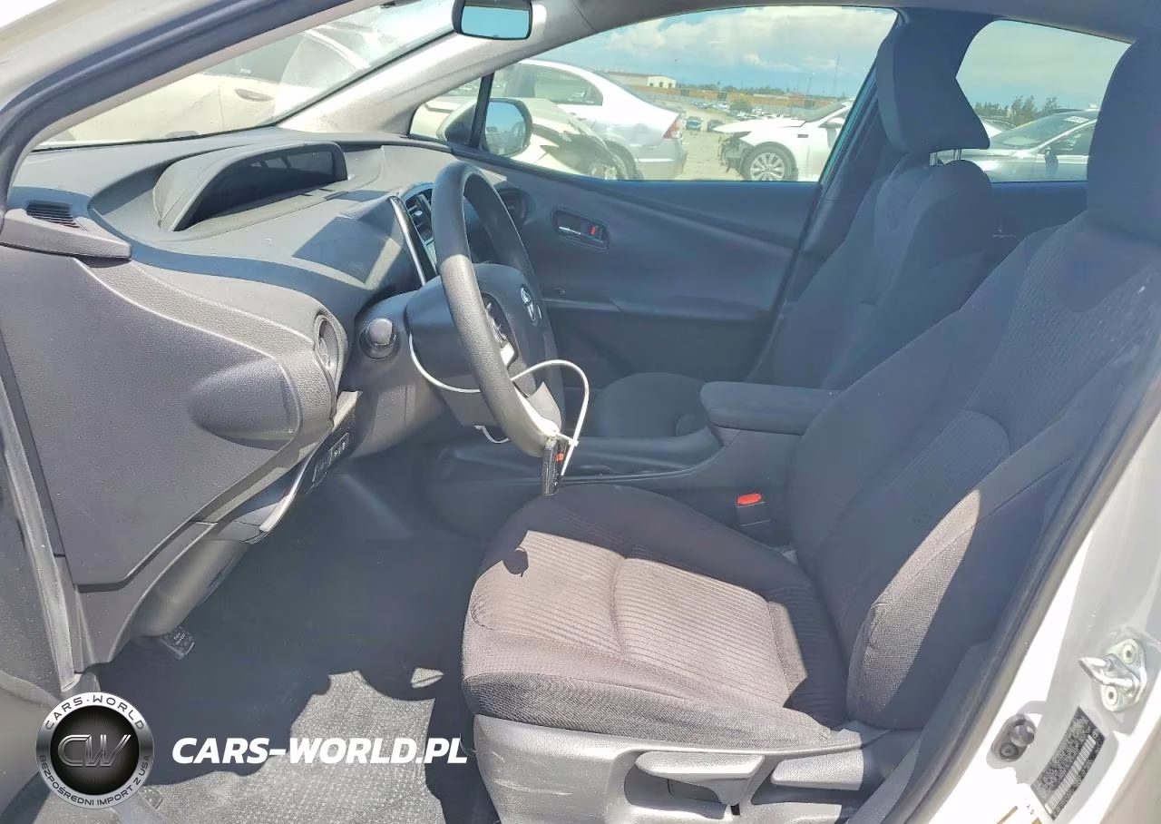 2017 Toyota Prius Four VIN:JTDKBRFUXH3049900 - 7
