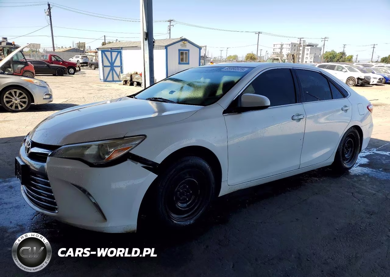 2016 Toyota Camry Le – zdjęcie 1 z 12