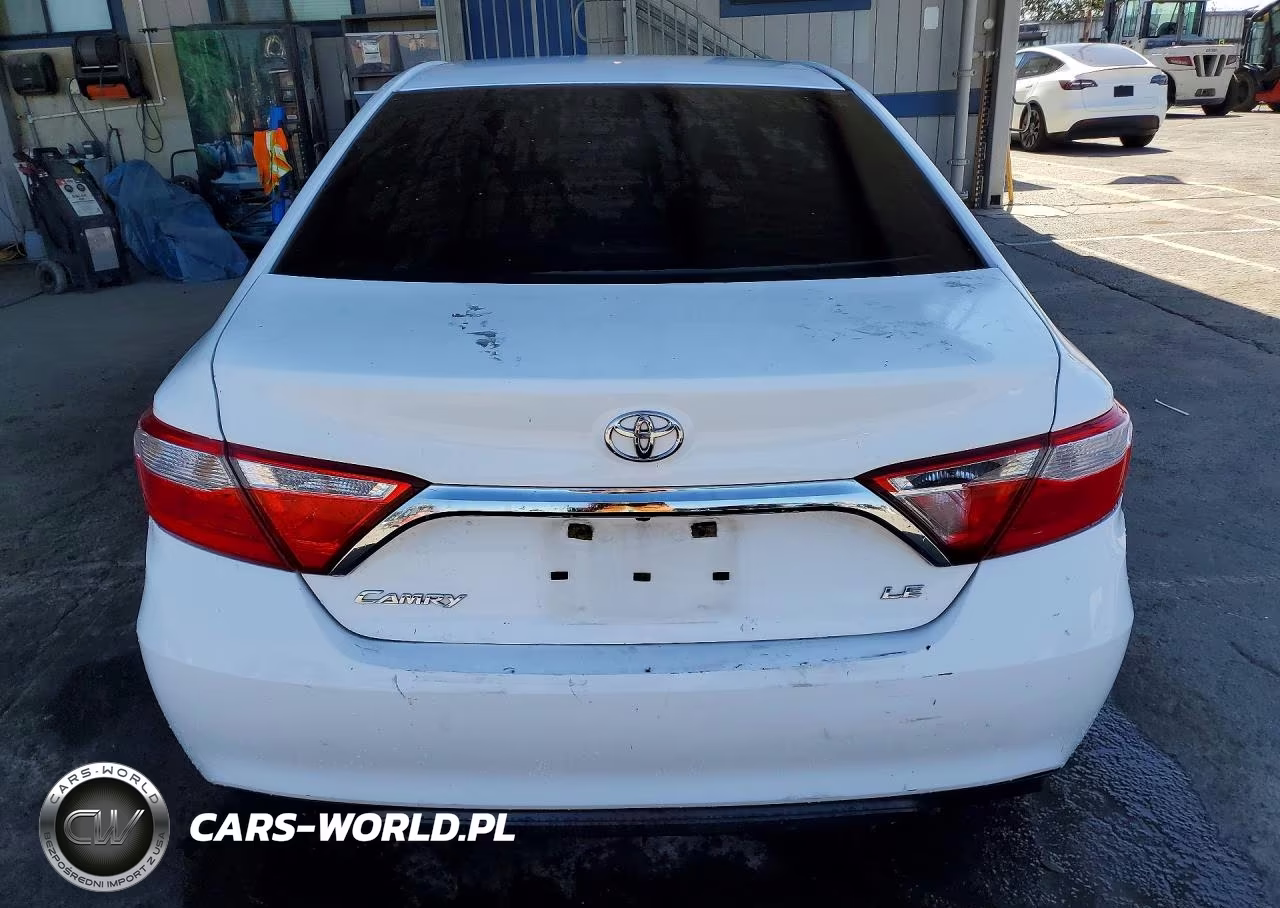 2016 Toyota Camry Le VIN:4T1BF1FK1GU250903 - 6