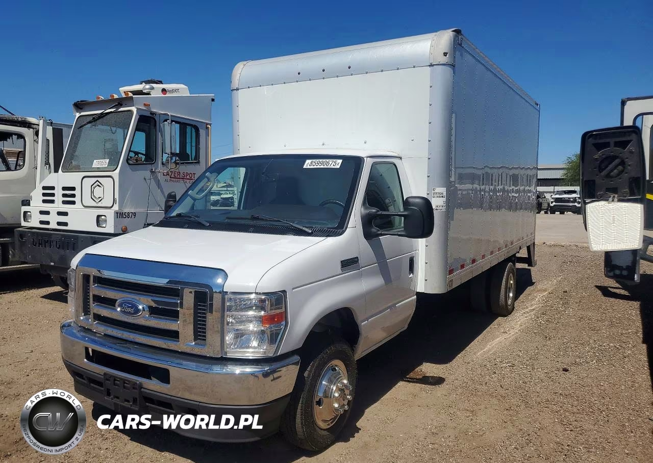 2022 Ford Econoline E450 Super Duty Cutaway Van
