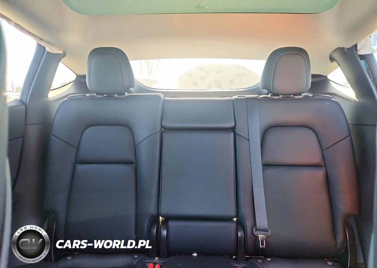 2020 Tesla Model Y VIN:5YJYGDEE9LF017816 - 10
