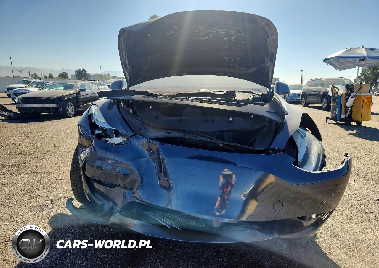 2020 Tesla Model Y VIN:5YJYGDEE9LF017816 - 5