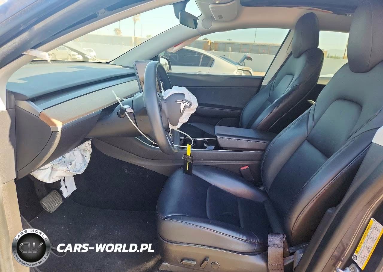 2020 Tesla Model Y VIN:5YJYGDEE9LF017816 - 7