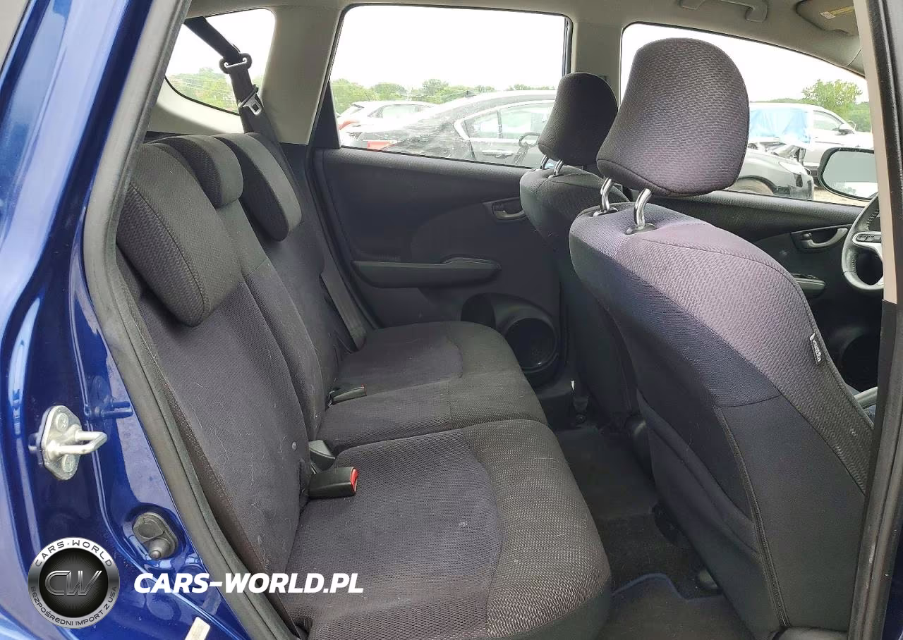 2013 Honda Fit Sport VIN:JHMGE8H53DC023225 - 10